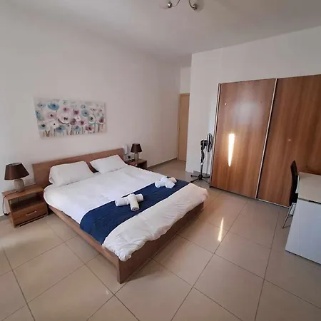 Lägenhet St Julians 3 Minutes Walk From Promenade 3 Bedroom Sliema