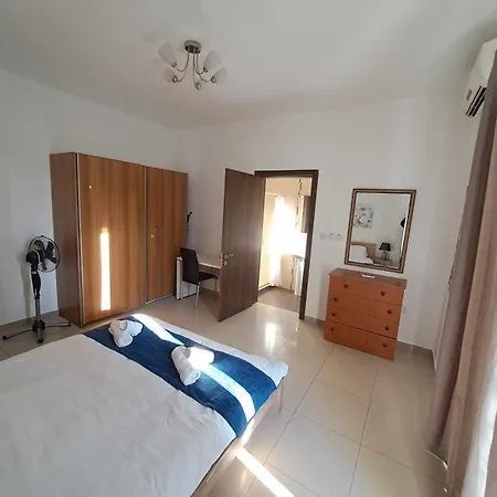 St Julians 3 Minutes Walk From Promenade 3 Bedroom Lägenhet *