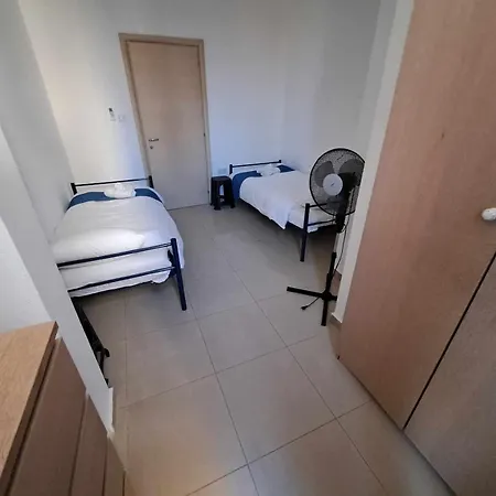 St Julians 3 Minutes Walk From Promenade 3 Bedroom شقة