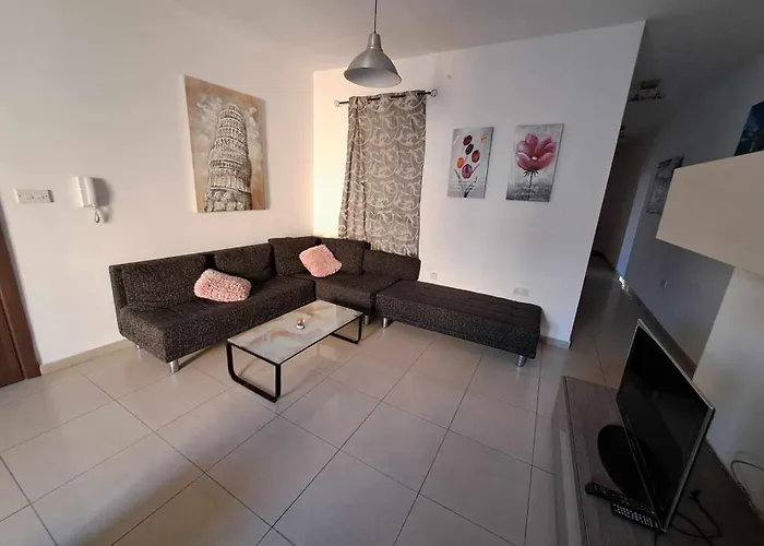 St Julians 3 Minutes Walk From Promenade 3 Bedroom