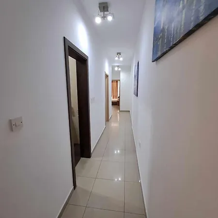 St Julians 3 Minutes Walk From Promenade 3 Bedroom スリーマ