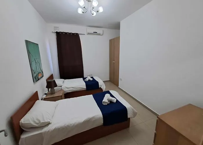 St Julians 3 Minutes Walk From Promenade 3 Bedroom Daire *