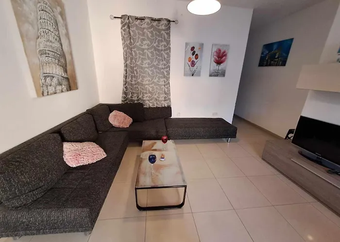 St Julians 3 Minutes Walk From Promenade 3 Bedroom *